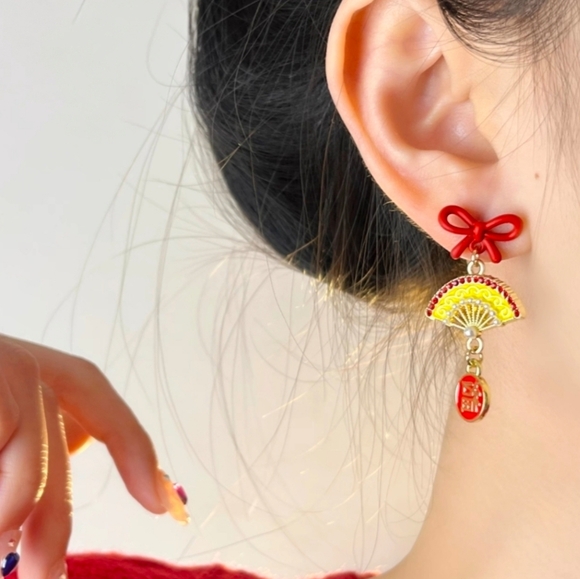 Fortune Cat & Fan Drop Earrings Lucky Chinese Gift - Picture 7 of 8